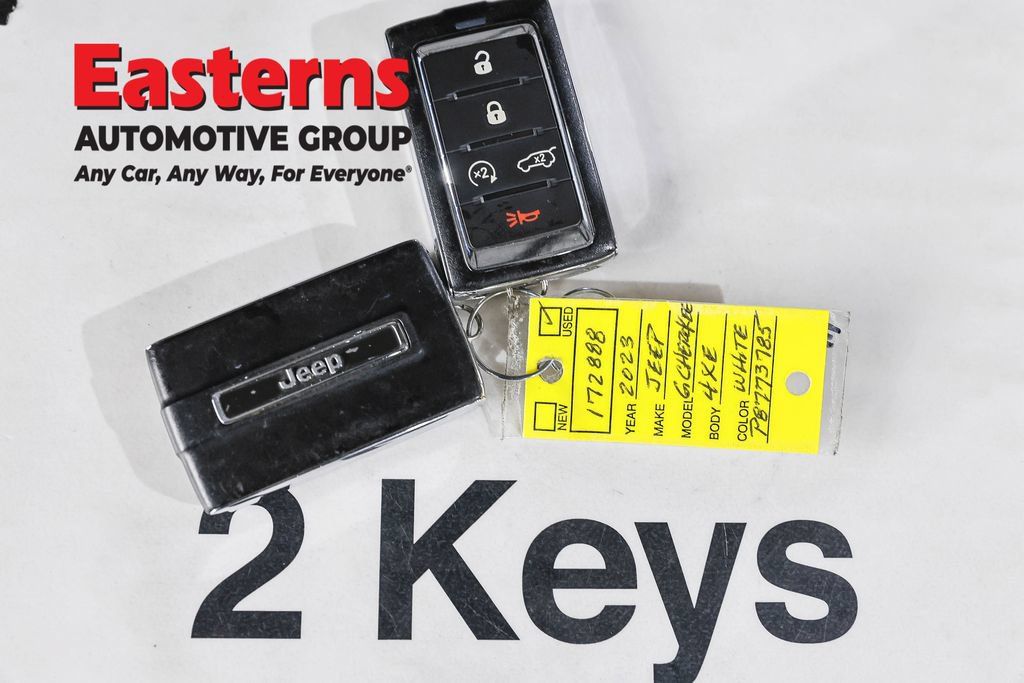Used 2023 Jeep Grand Cherokee 4WD 4xe image 32