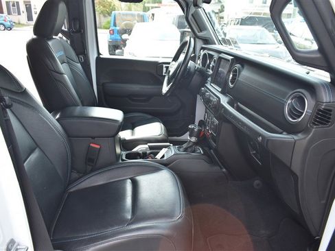 Used 2022 Jeep Wrangler Unlimited Rubicon 4xe w/ Cold Weather Group image 30