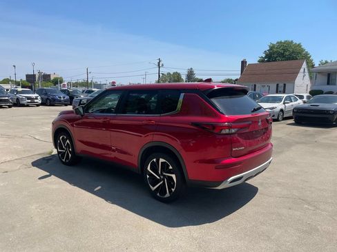 Used 2023 Mitsubishi Outlander ES AWD/4WD image 8