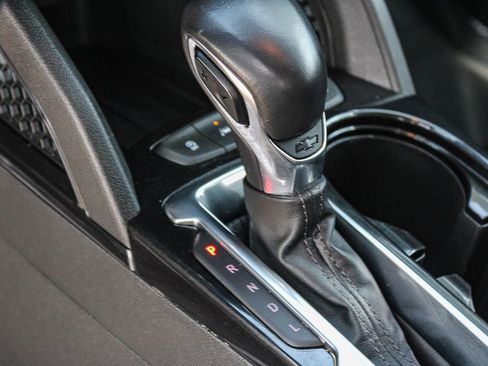 Used 2021 Chevrolet TrailBlazer LT w/ Premium Seating Package image 19