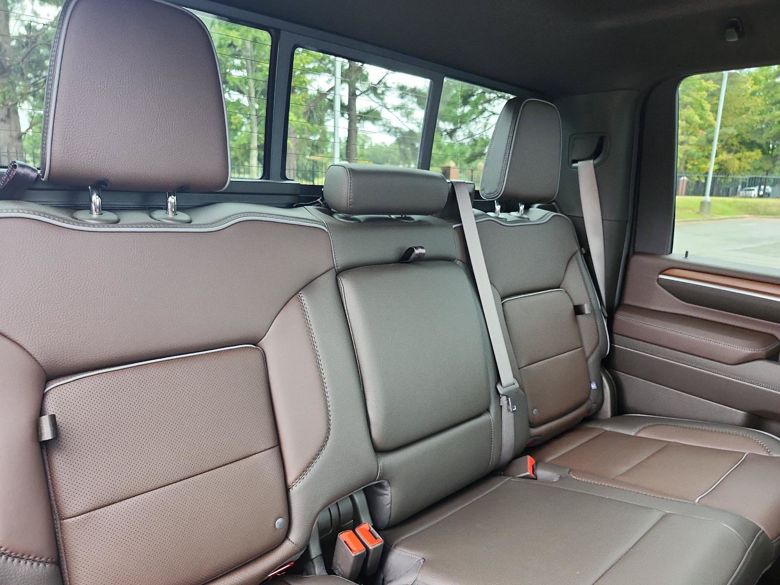 Used 2024 GMC Sierra 2500 Denali w/ Denali Reserve Package AWD/4WD image 13