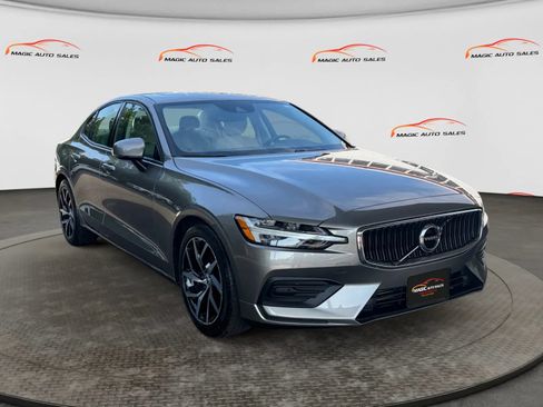 Used 2019 Volvo S60 T6 Momentum AWD/4WD image 5