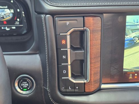 Used 2023 GMC Yukon Denali Ultimate image 41