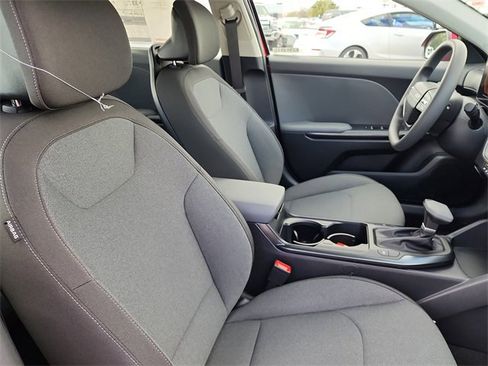 New 2025 Kia K4 LXS image 16