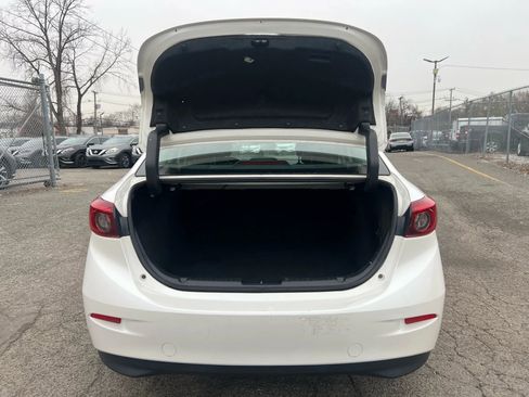 Used 2018 MAZDA MAZDA3 Grand Touring w/ Premium Equipment Package image 9