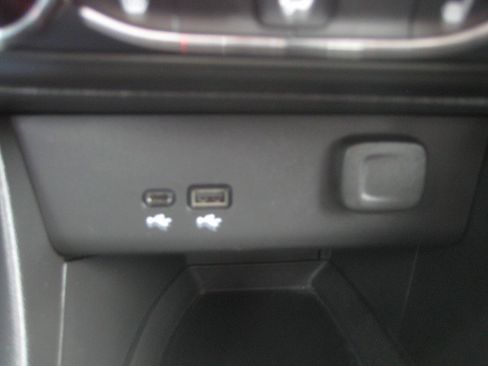 Used 2025 Buick Encore GX Preferred w/ Comfort Package image 17