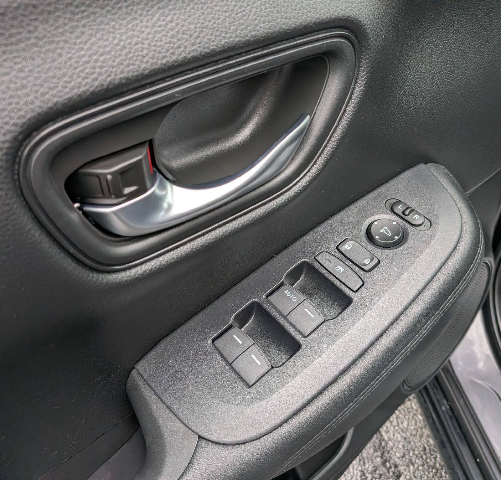 Used 2024 Honda HR-V LX image 14
