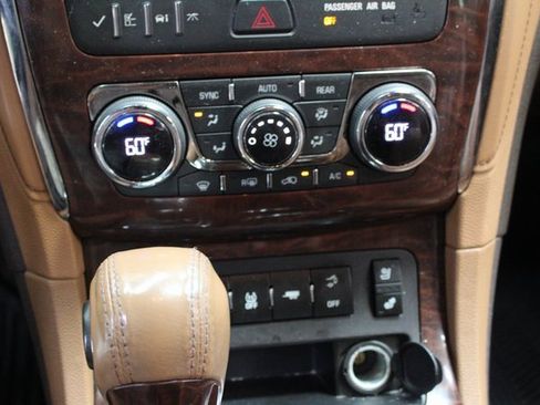 Used 2013 Buick Enclave Premium image 11