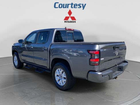 Used 2022 Nissan Frontier SV AWD/4WD image 3