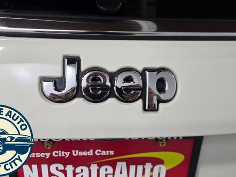 Used 2019 Jeep Compass Limited image 28