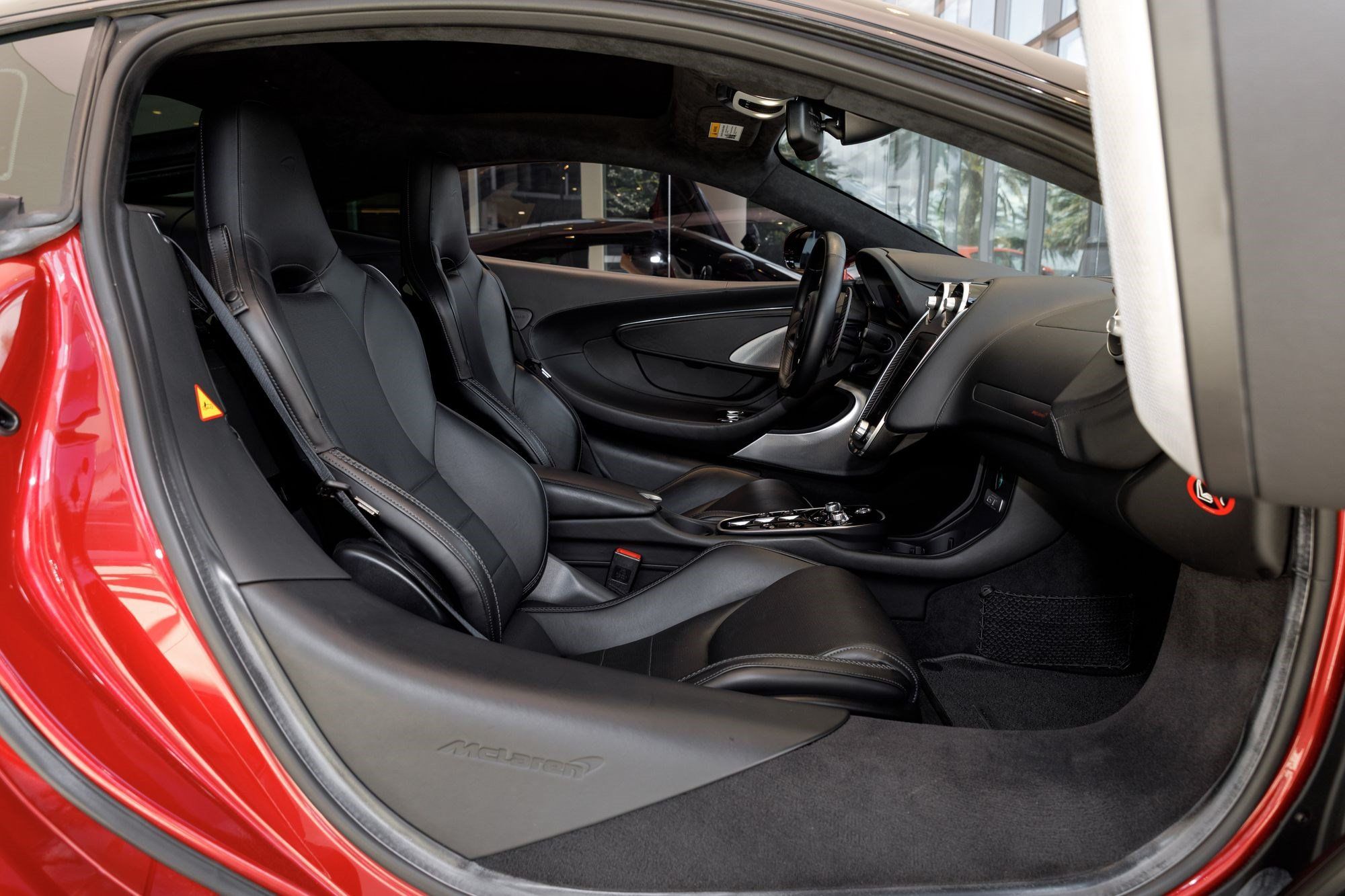 Used 2023 McLaren GT RWD image 39