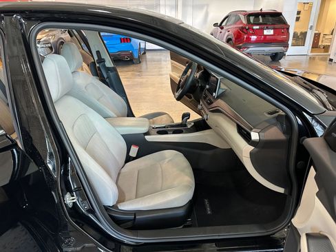 Used 2025 Nissan Altima 2.5 SV image 35