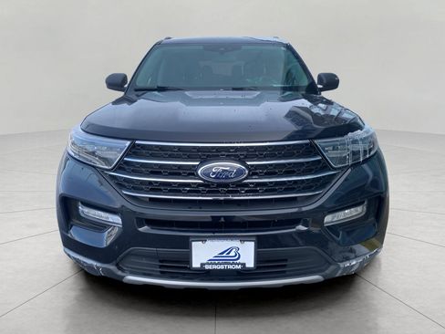 Used 2023 Ford Explorer XLT w/ Equipment Group 202A image 3