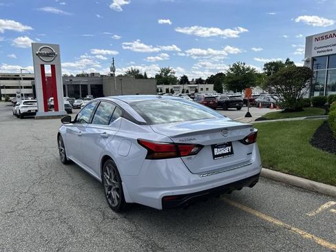 Certified 2023 Nissan Altima 2.0 SR FWD image 6