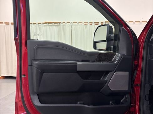 Used 2024 Ford F350 Lariat w/ Black Appearance Package image 17