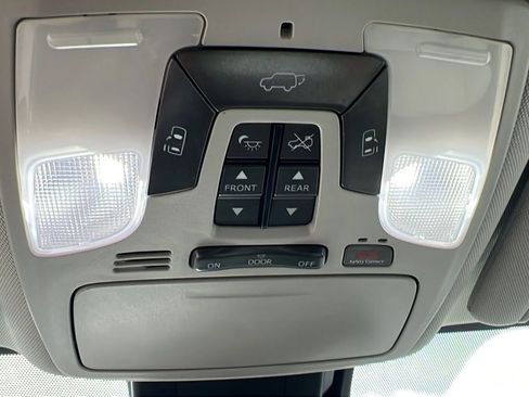 Used 2020 Toyota Sienna Limited Premium AWD/4WD image 28