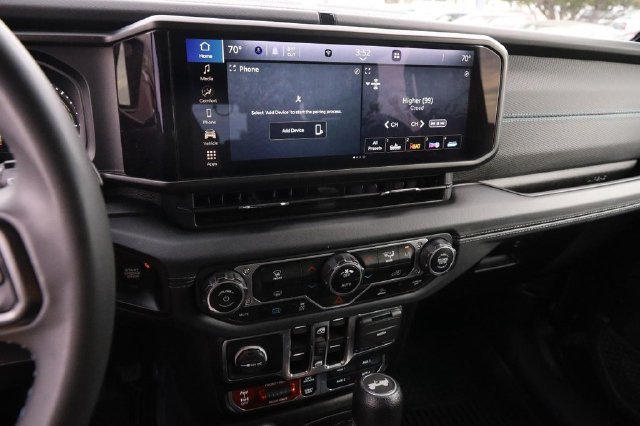 Used 2024 Jeep Wrangler Unlimited Rubicon 4xe AWD/4WD image 15