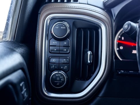 Used 2020 Chevrolet Silverado 3500 High Country image 12