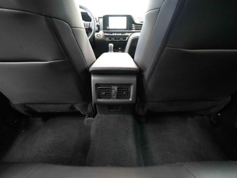 Used 2025 Toyota Camry SE FWD image 22