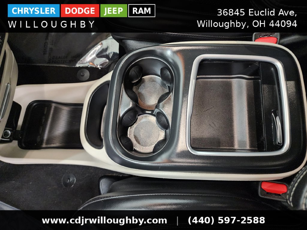 Used 2023 Chrysler Pacifica Touring-L FWD image 24