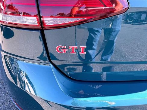 Used 2019 Volkswagen GTI SE w/ SE Experience Package FWD image 33