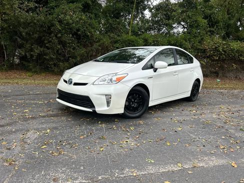 Used 2014 Toyota Prius Two image 3