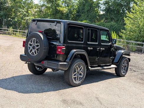 New 2026 Jeep Wrangler Unlimited Sahara w/ Safety Group AWD/4WD image 3