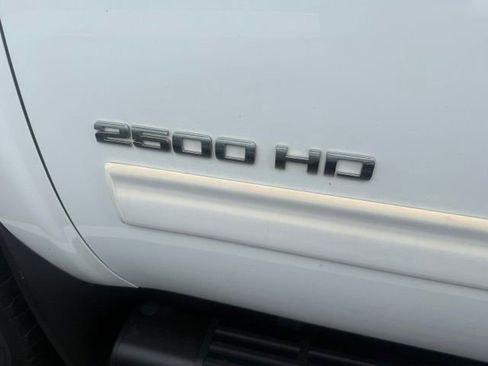 Used 2011 Chevrolet Silverado 2500 LT w/ Interior Plus Package AWD/4WD image 14