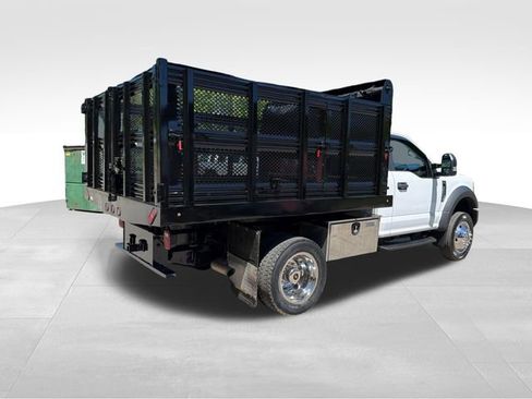 Used 2017 Ford F550 4x4 Regular Cab Super Duty w/ Power Equipment Group image 3