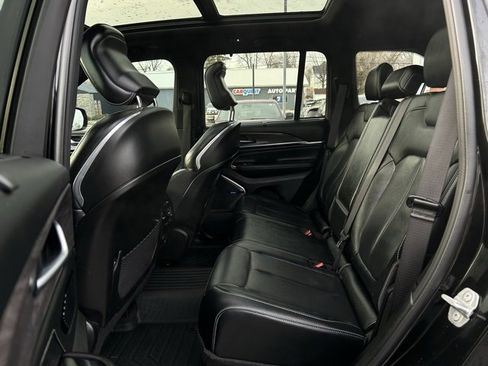 Used 2022 Jeep Grand Cherokee Overland w/ Adv Protech Group III image 17