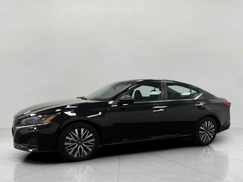 Certified 2025 Nissan Altima 2.5 SV FWD image 7