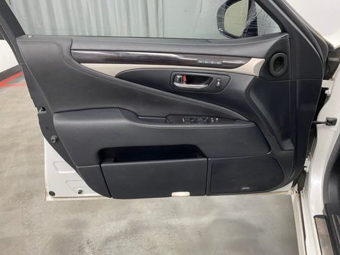 Used 2014 Lexus LS 460 AWD w/ Comfort Package image 43