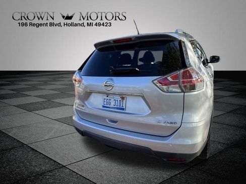 Used 2016 Nissan Rogue SV AWD/4WD image 6