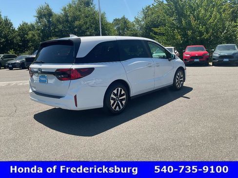 Certified 2026 Honda Odyssey EX-L image 6
