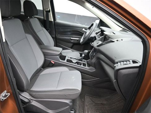 Used 2017 Ford Escape SE w/ Equipment Group 201A image 7