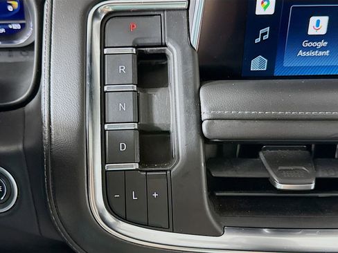 Used 2022 Chevrolet Tahoe Z71 w/ Luxury Package image 17