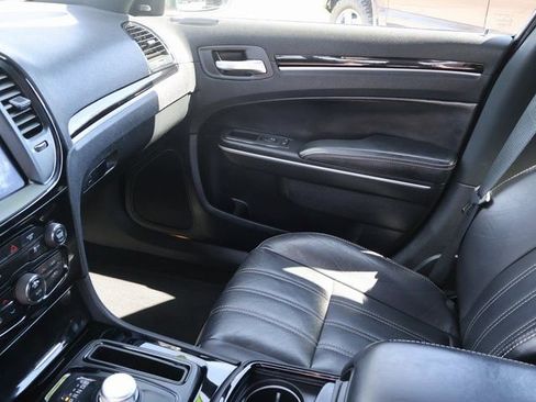 Used 2019 Chrysler 300 S AWD/4WD image 57