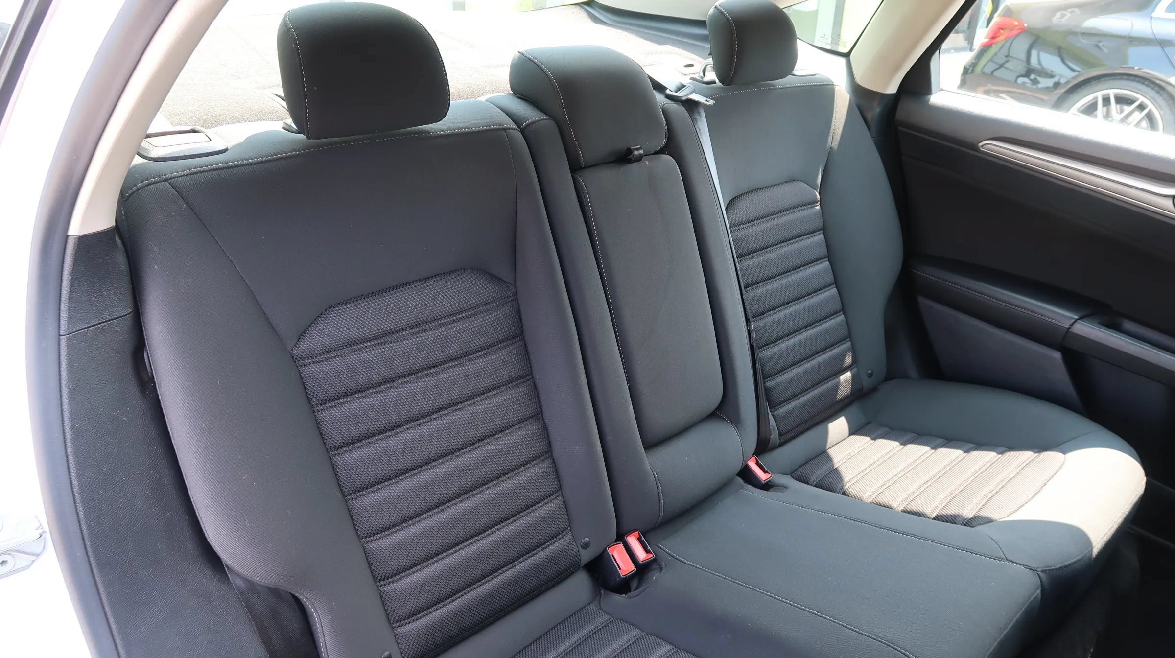 Used 2019 Ford Fusion SE FWD image 24