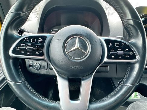 Used 2021 Mercedes-Benz Sprinter 2500 image 22