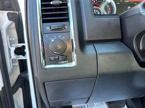Used 2015 RAM 1500 Laramie w/ Convenience Group AWD/4WD image 19