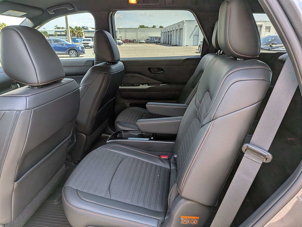 Used 2025 Nissan Pathfinder Rock Creek AWD/4WD image 16