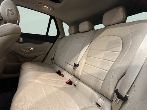 Used 2019 Mercedes-Benz GLC 300 4MATIC image 14