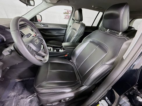 Used 2023 Jeep Grand Cherokee Limited w/ Black Appearance Package image 26