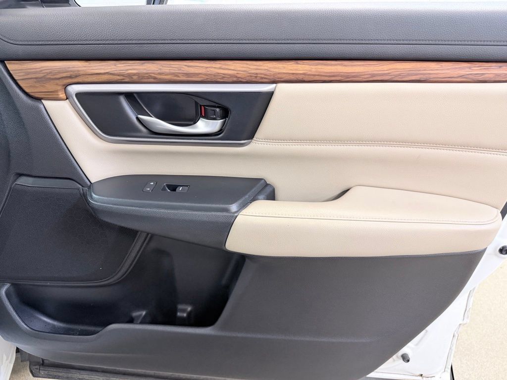 Used 2017 Honda CR-V Touring image 37