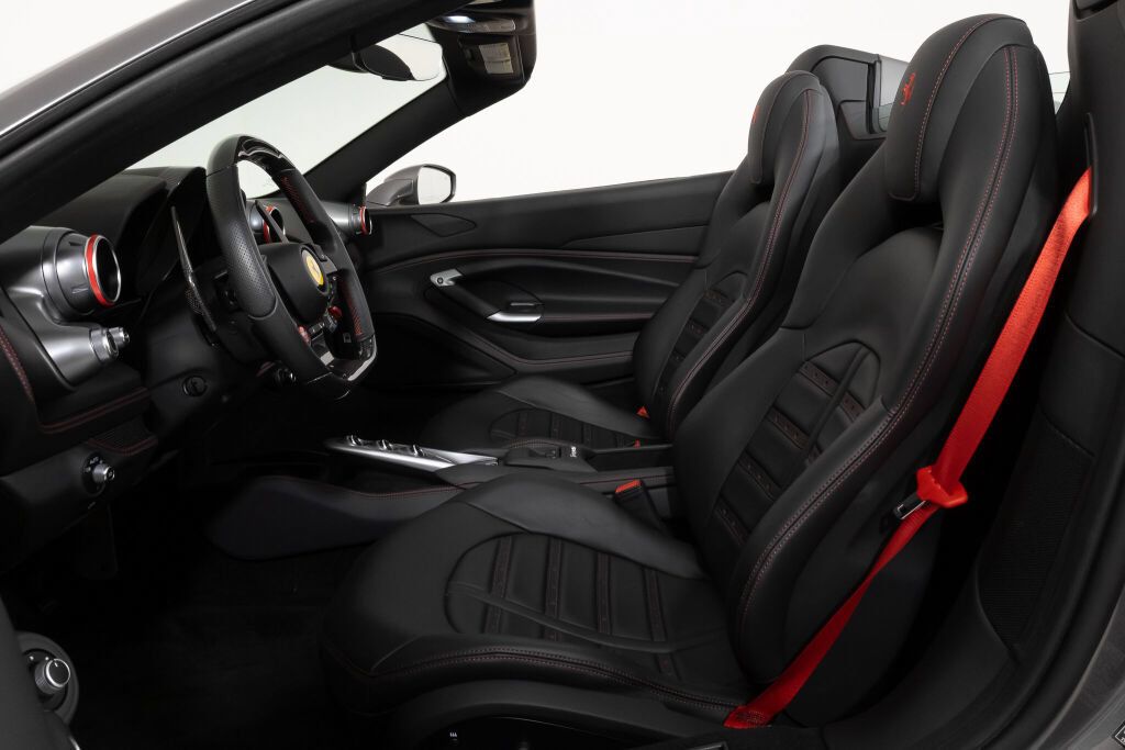 Used 2022 Ferrari F8 Tributo RWD image 35