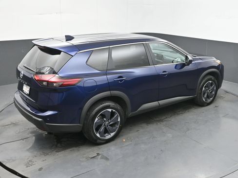 Used 2025 Nissan Rogue SV FWD image 26
