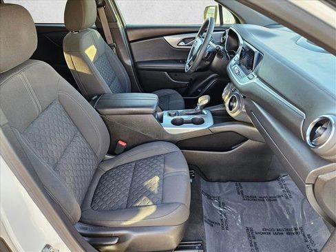 Used 2022 Chevrolet Blazer LT FWD image 19