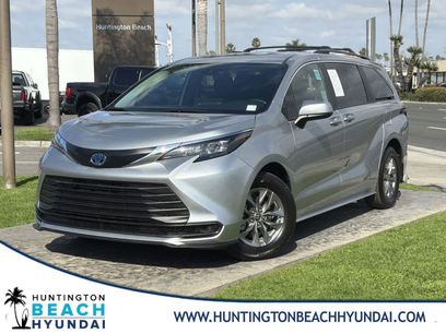 Used 2025 Toyota Sienna LE