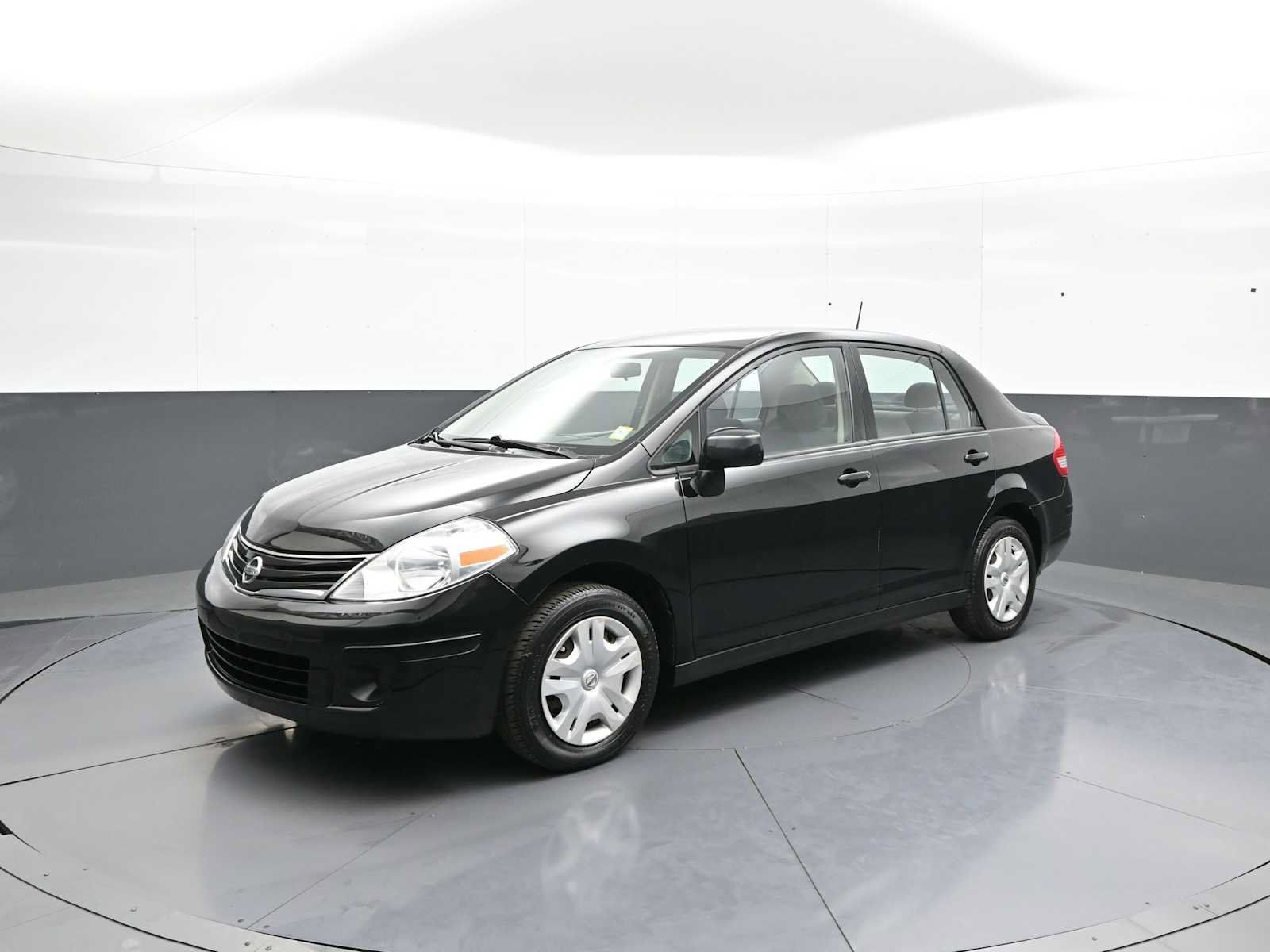 Used 2011 Nissan Versa 1.8 S FWD image 1