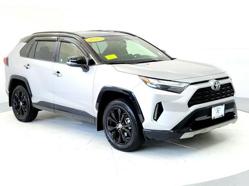 Used 2025 Toyota RAV4 XSE w/ Weather Package AWD/4WD image 7